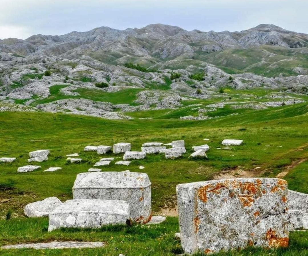 Bungalows Kisin Villa Trebinje Bagian luar foto