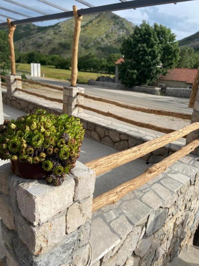 Bungalows Kisin Villa Trebinje Bagian luar foto